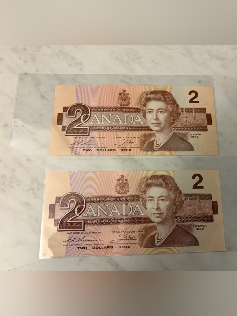 1986 2 set - Vintage Canada Two Dollar Banknotes - circulated